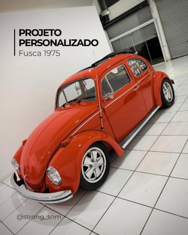 Fusca 1975 laranja com projeto de som personalizado